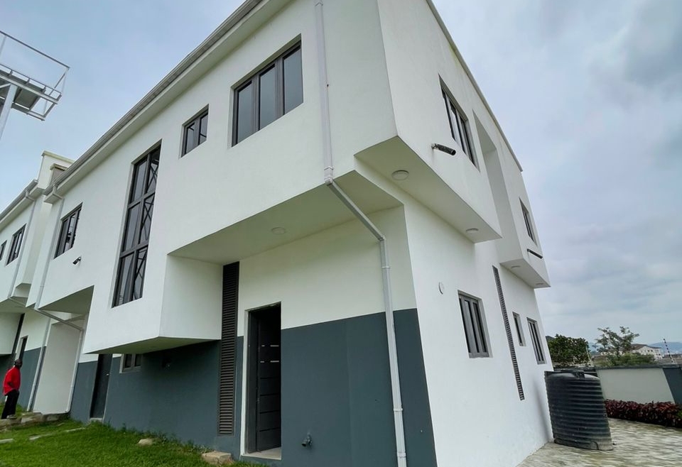 A 4 bedroom detached duplex with attached Bq. Located in Katampe extension Abuja. Within a mini estate with global c of o. Price: 550million Naira